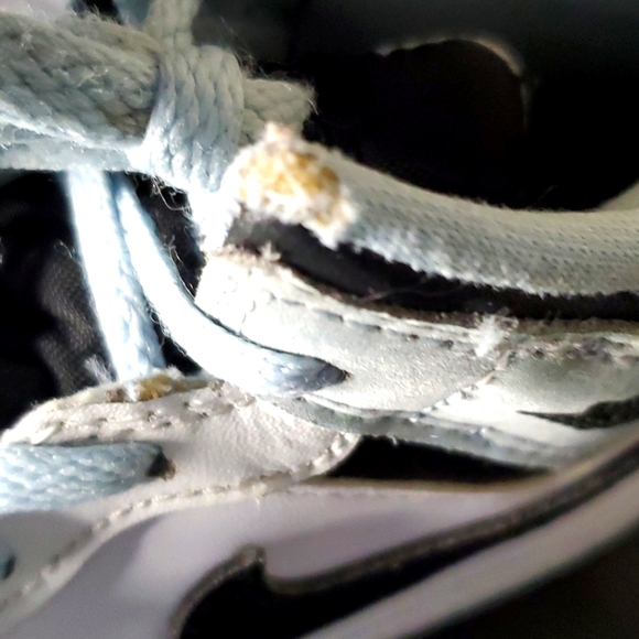 JORDAN 1's KIDS SZ 9.5 - Picture 2 of 6